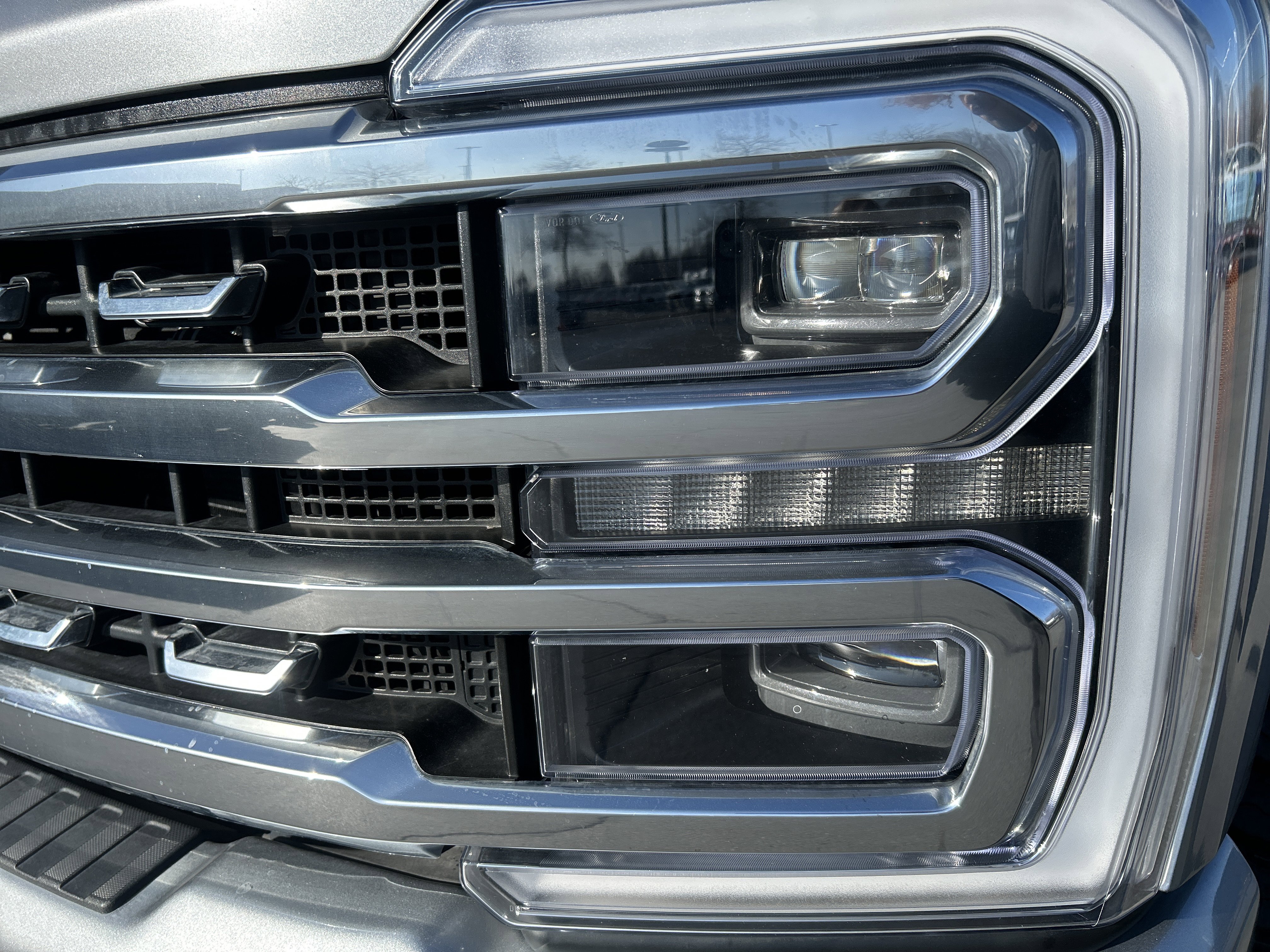 Certified 2024 Ford F350 Platinum w/ Tremor Off-Road Package image 9