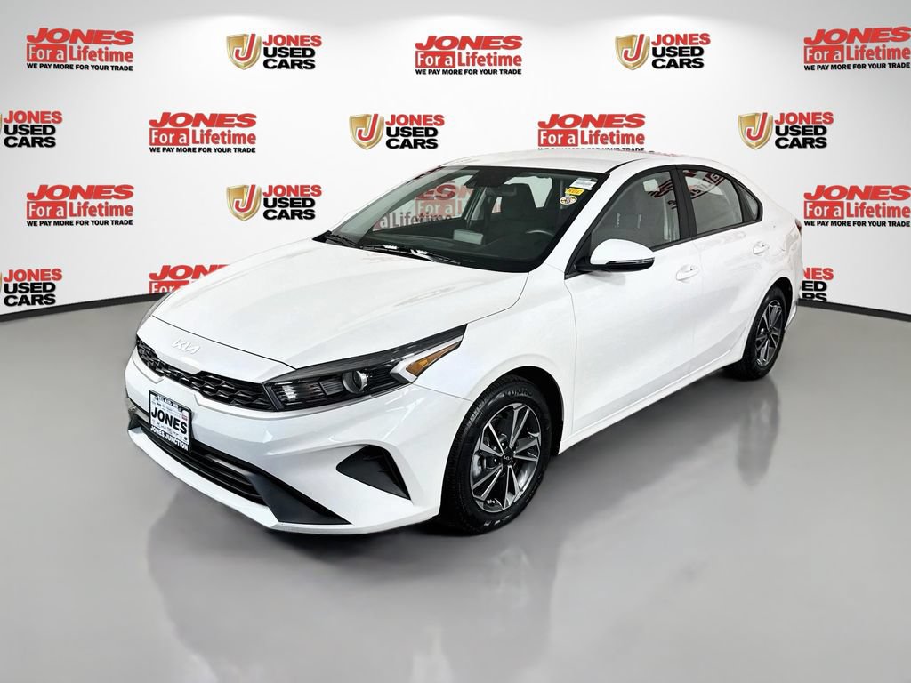 Used 2024 Kia Forte LXS w/ LXS Technology Package FWD image 12