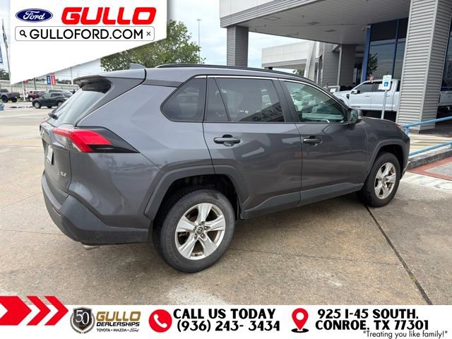 Used 2021 Toyota RAV4 XLE FWD image 3