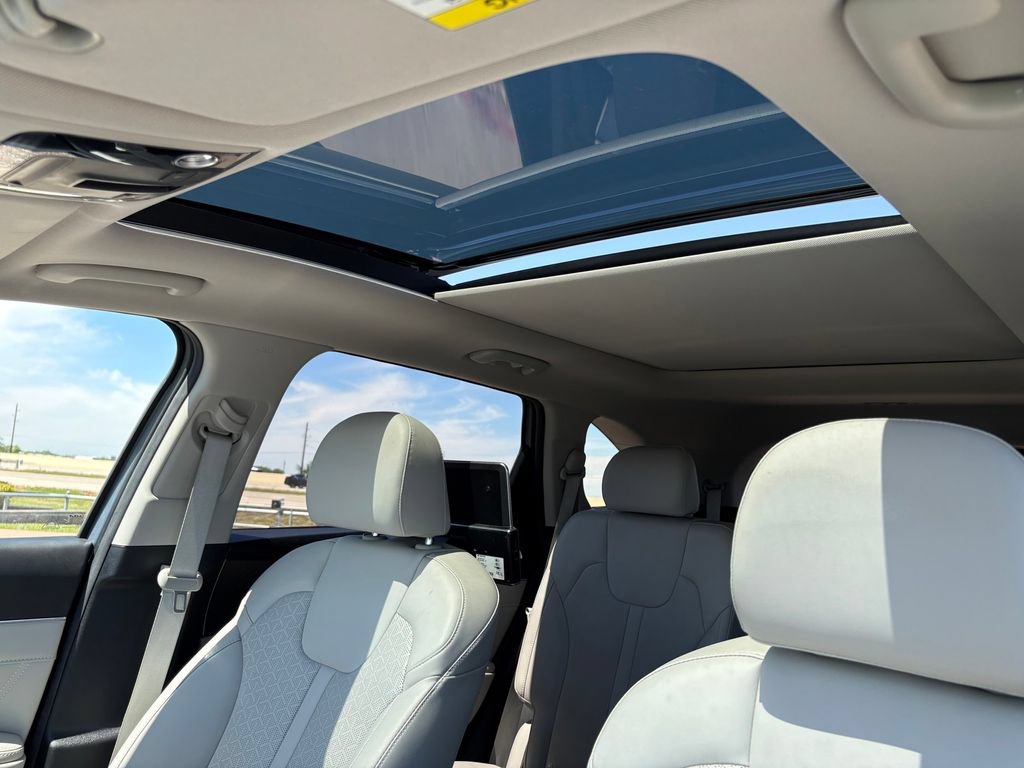 Certified 2023 Kia Sorento SX AWD/4WD image 16