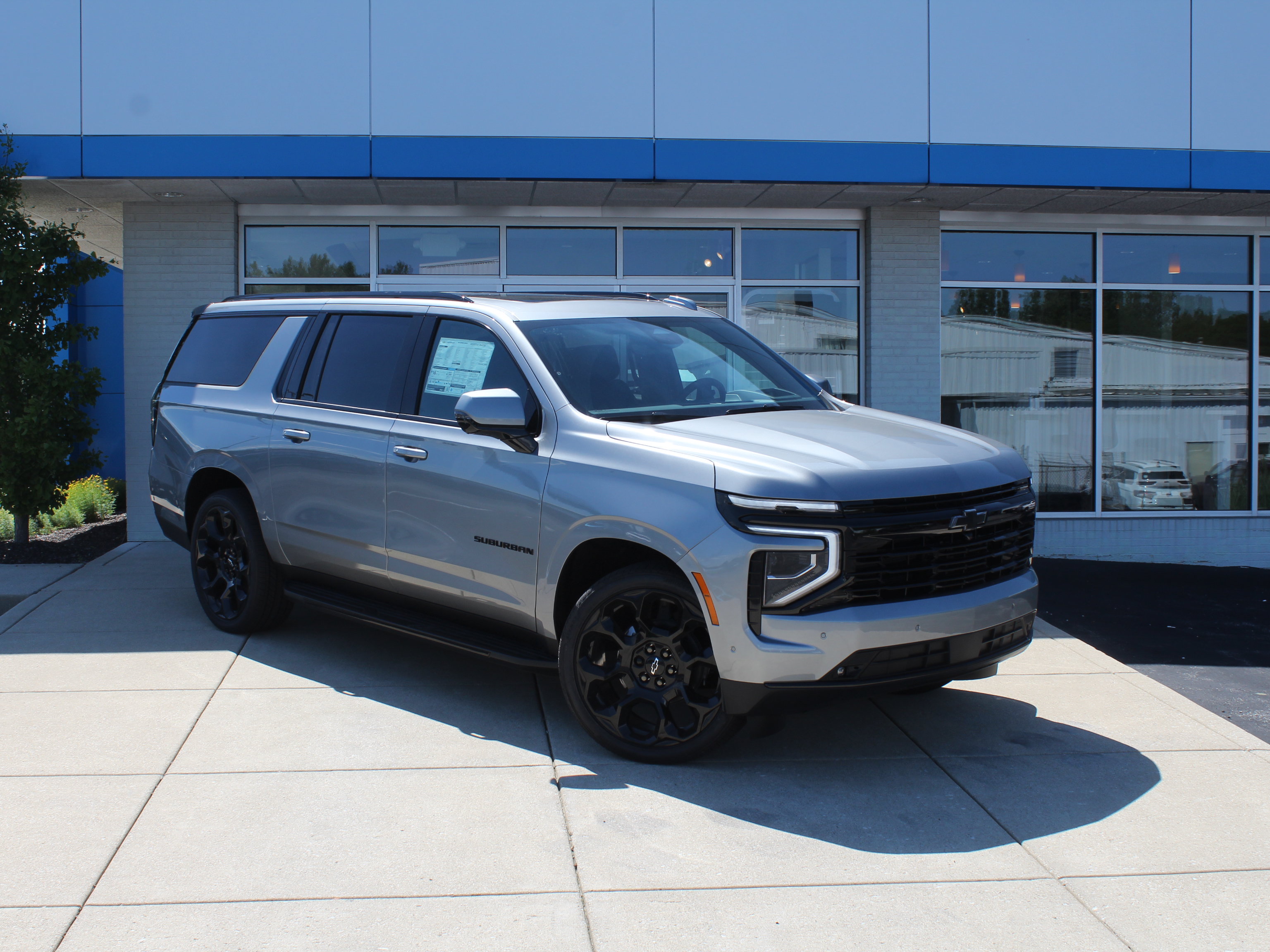 New 2026 Chevrolet Suburban RST AWD/4WD image 2