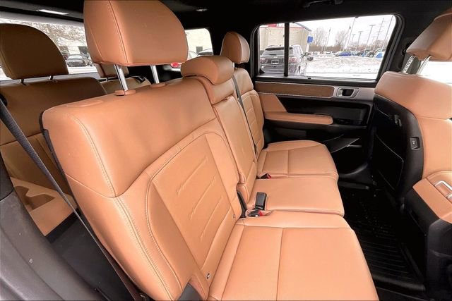 Used 2025 Hyundai Santa Fe Limited image 27