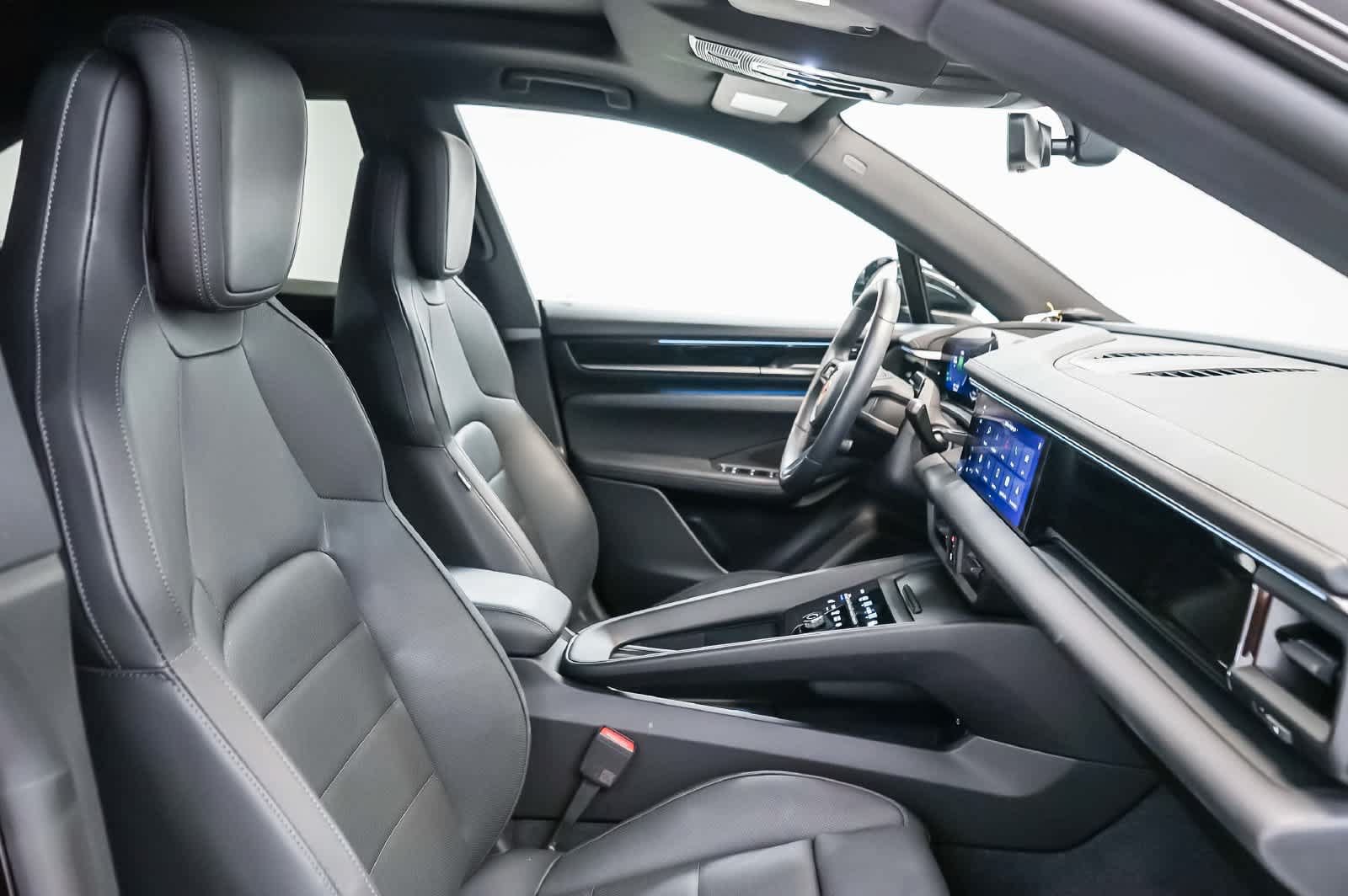 Certified 2026 Porsche Macan Electric RWD image 22