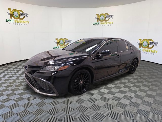 Used 2021 Toyota Camry XSE image 4