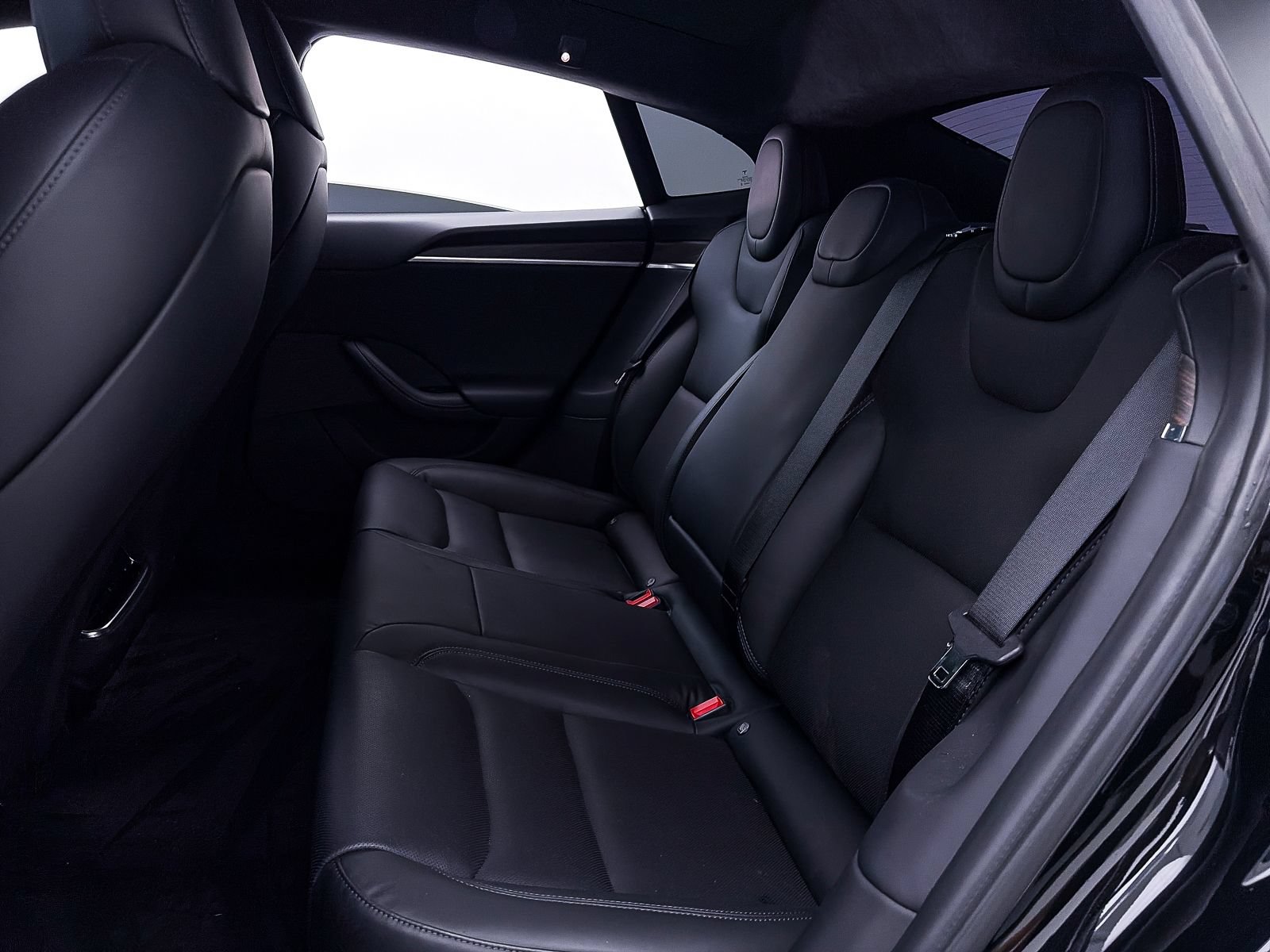 Used 2023 Tesla Model S AWD/4WD image 34