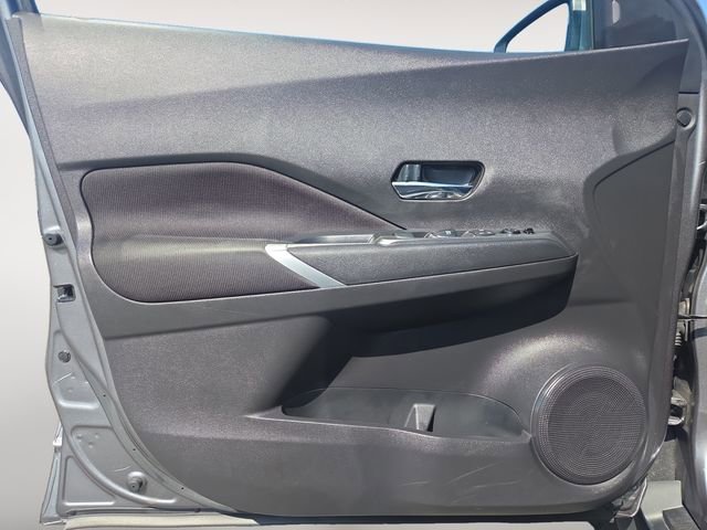 Used 2024 Nissan Kicks SV FWD image 16