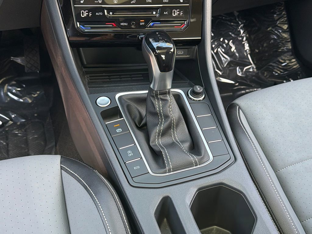 New 2026 Volkswagen Jetta SE FWD image 16