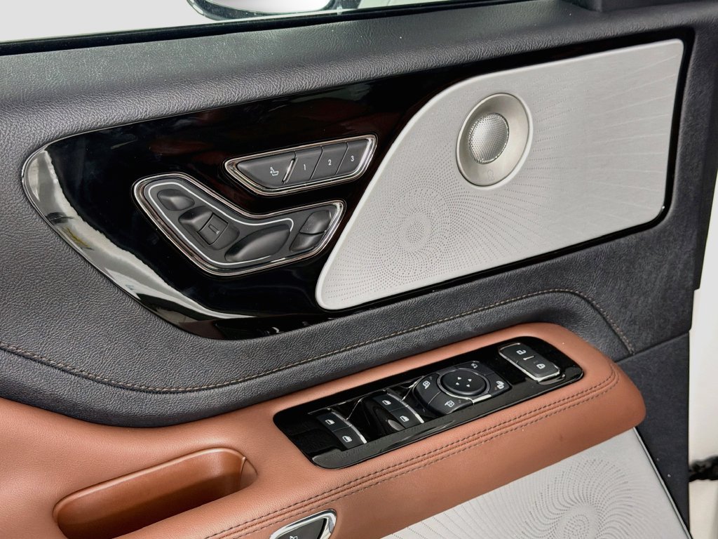New 2026 Lincoln Aviator Reserve AWD/4WD image 18