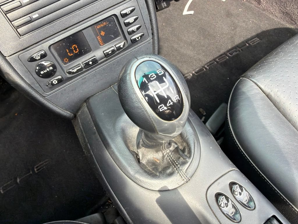 Used 2001 Porsche Boxster RWD image 8