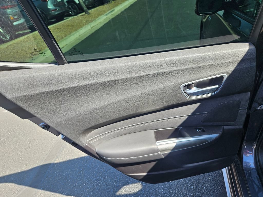 Used 2018 Acura TLX V6 w/ Technology & A-SPEC Pkg FWD image 9
