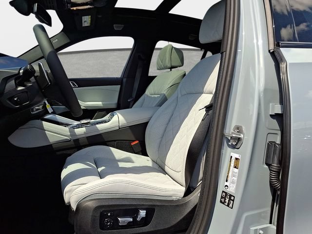 New 2027 BMW X6 M60i AWD/4WD image 11