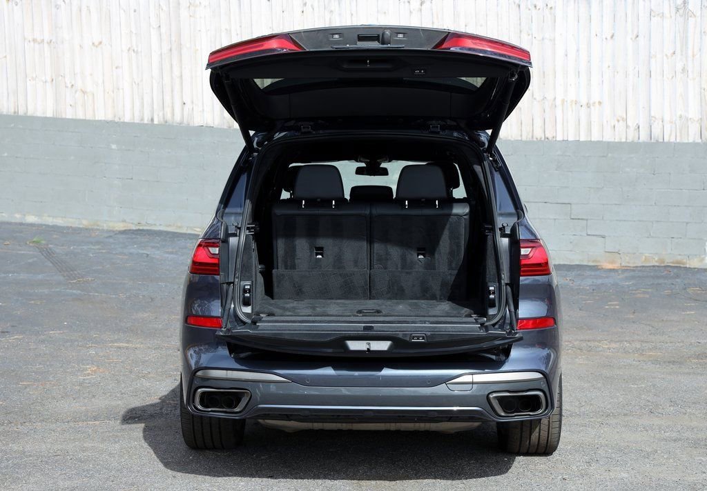 Used 2022 BMW X7 M50i w/ Cold Weather Package image 11