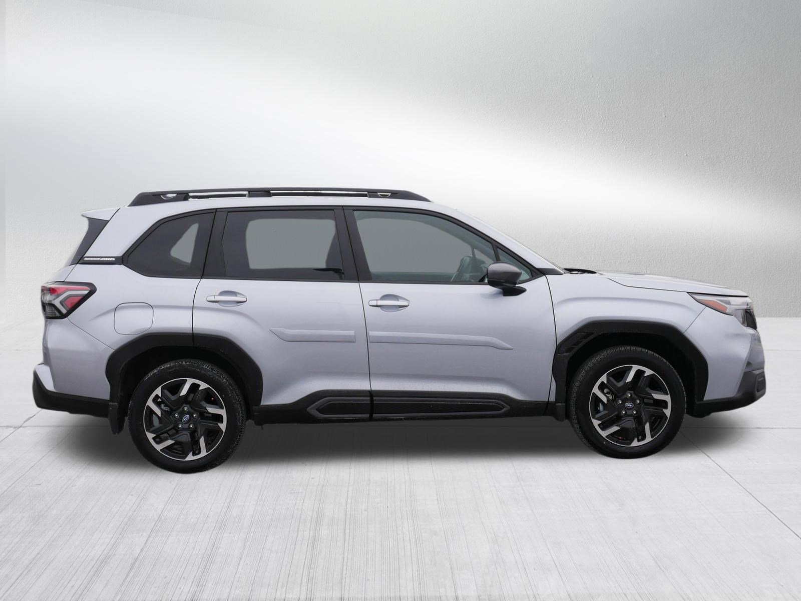 Used 2025 Subaru Forester Limited image 8