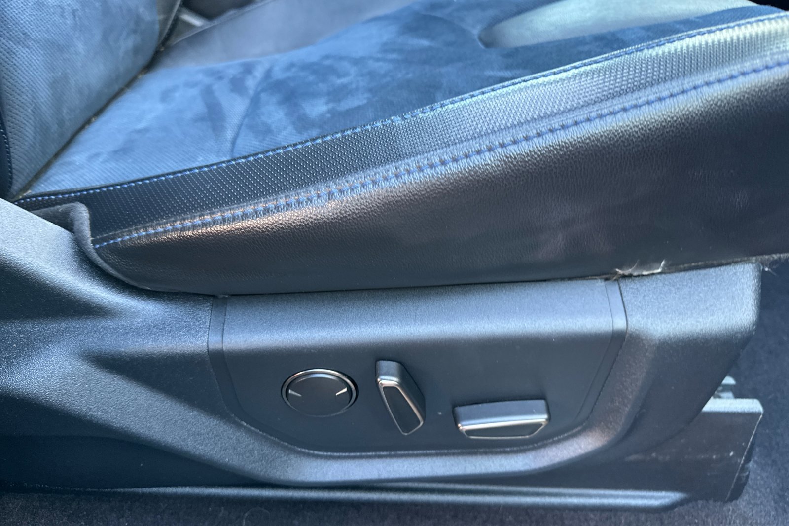 Used 2020 Ford F150 Raptor w/ Equipment Group 802A Luxury image 22