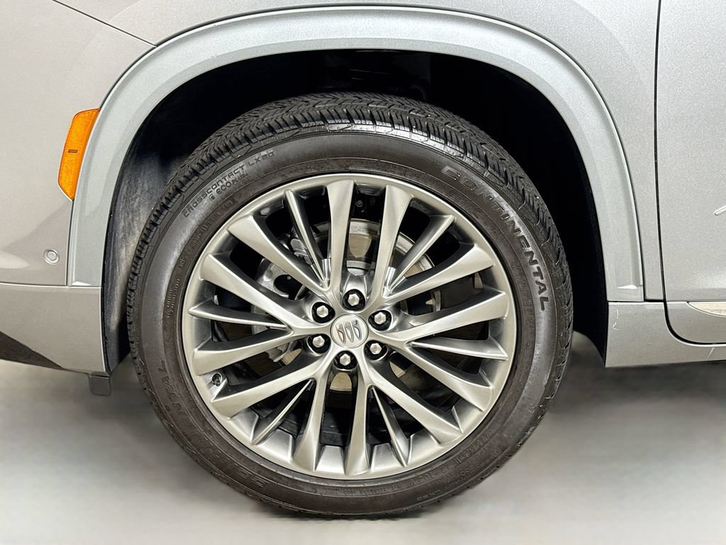 Certified 2025 Buick Enclave Avenir w/ Super Cruise Package AWD/4WD image 32