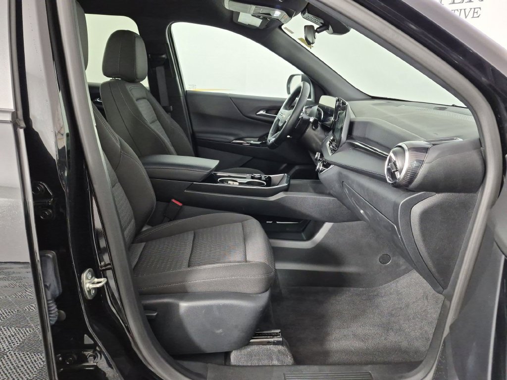 Used 2026 Chevrolet Equinox LT FWD image 36