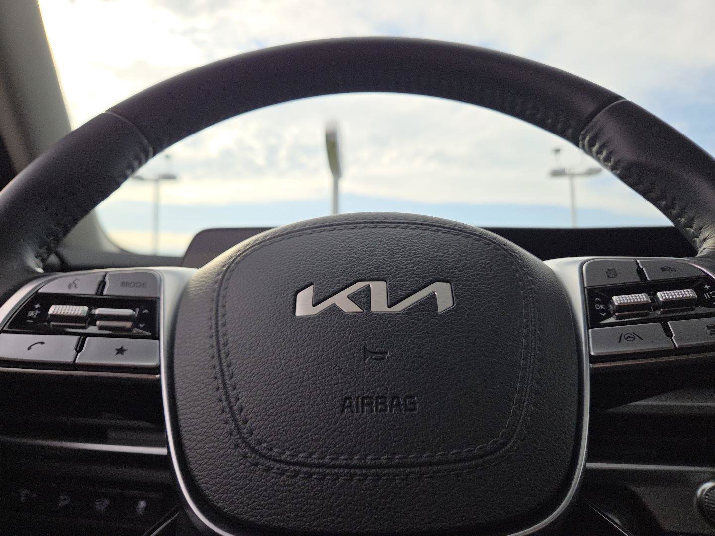 Used 2025 Kia Telluride S FWD image 26