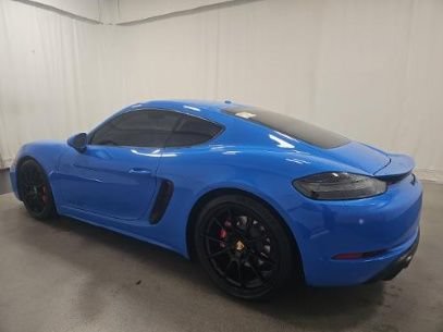 Used 2025 Porsche 718 Cayman GTS RWD image 2