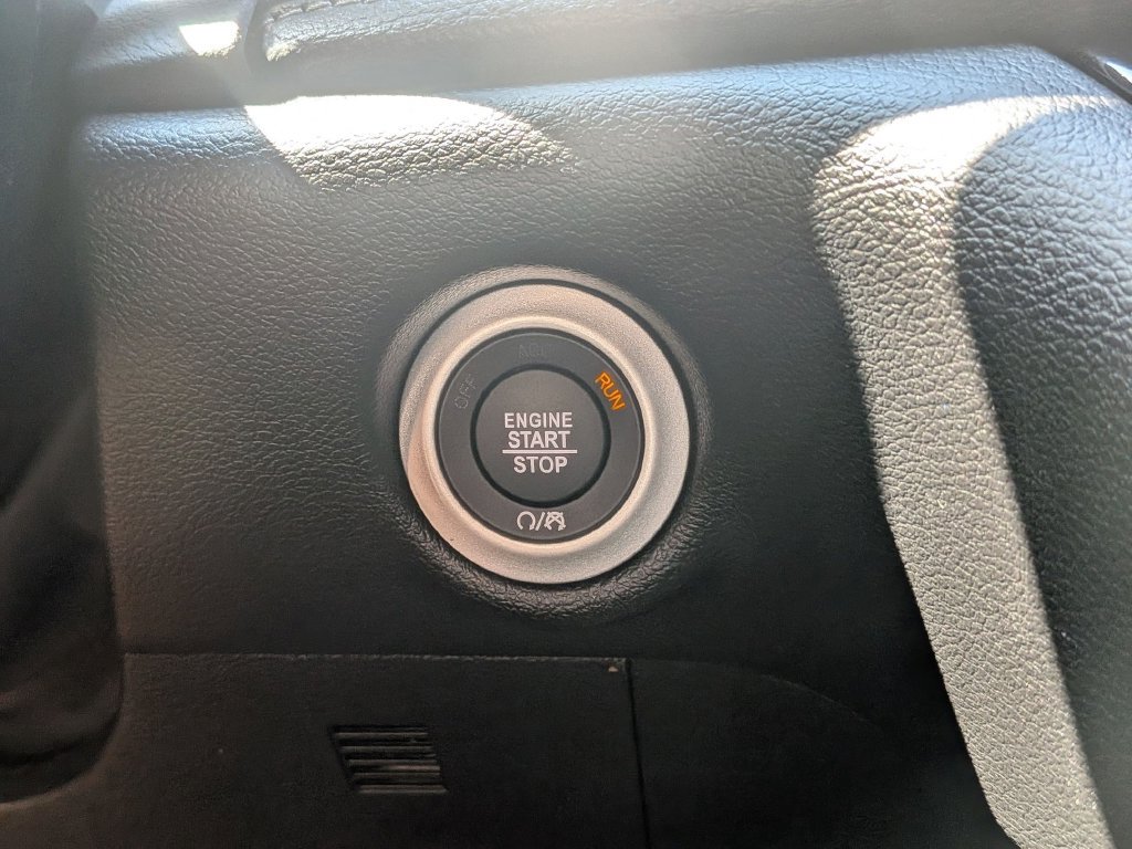 New 2027 Chrysler Pacifica Select FWD image 26