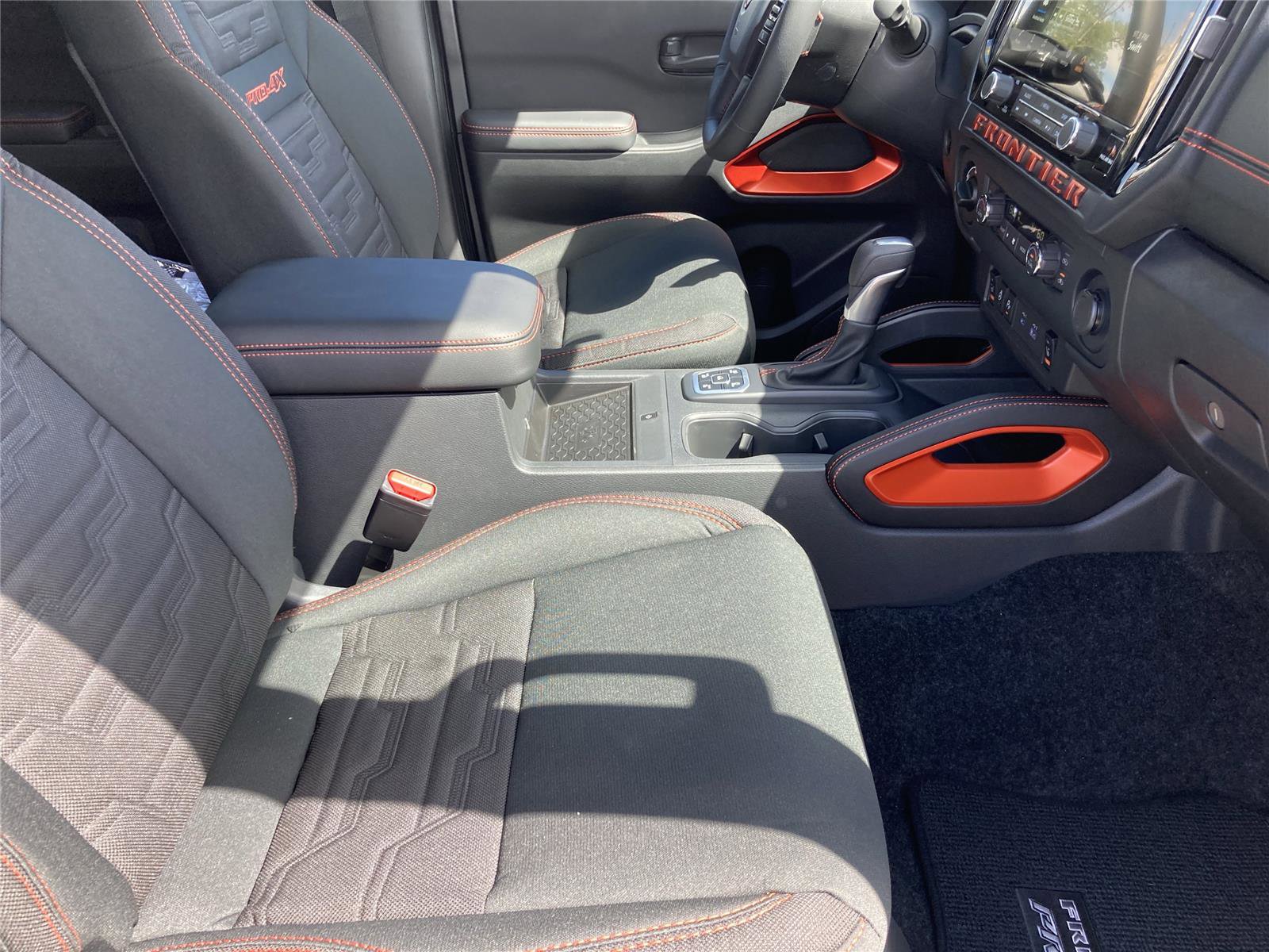 New 2026 Nissan Frontier PRO-4X w/ Pro-4x Convenience Package image 32
