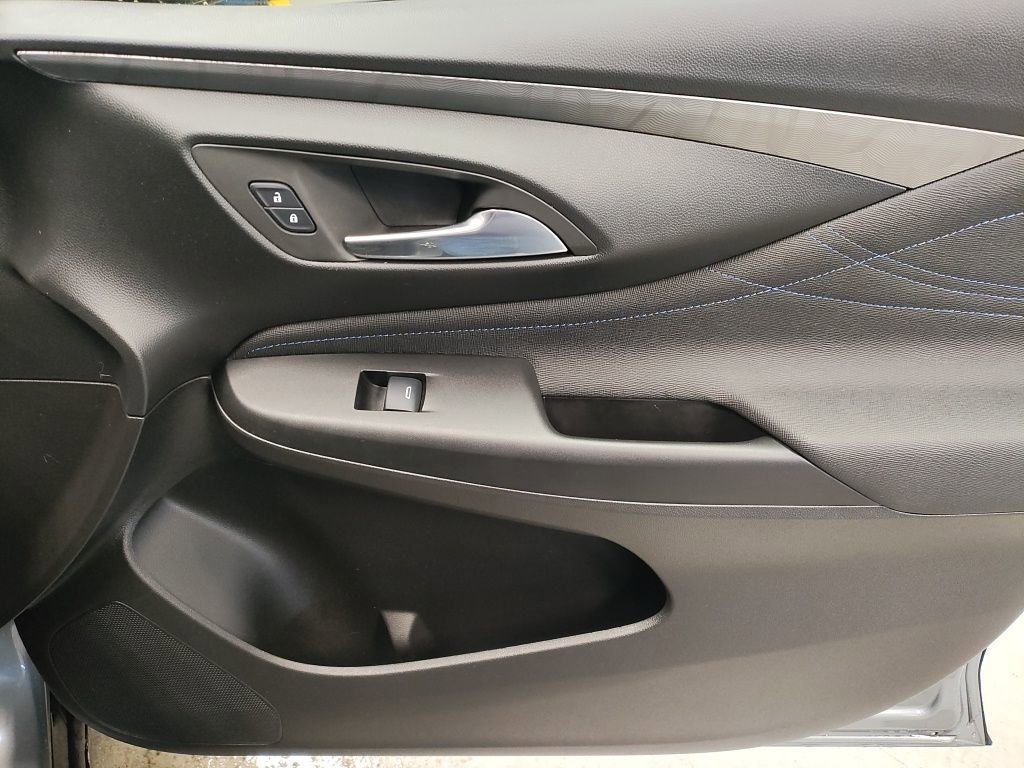 Certified 2025 Buick Envista Sport Touring w/ Convenience I Package image 10