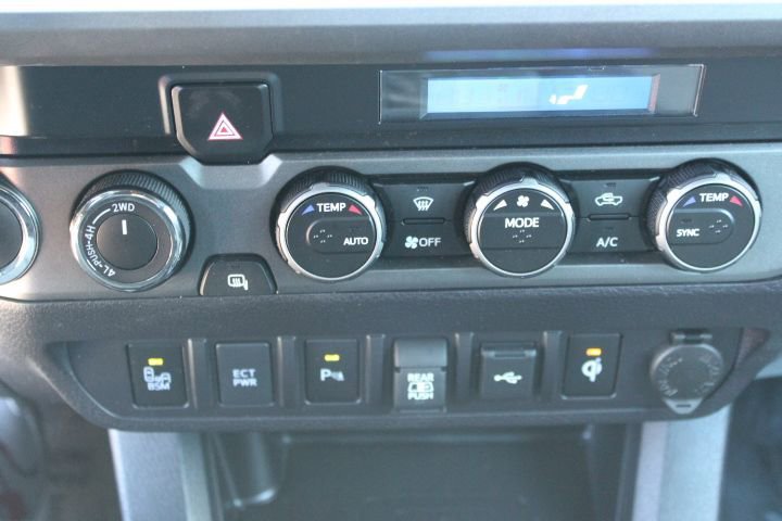 Certified 2022 Toyota Tacoma TRD Off-Road w/ Technology Package AWD/4WD image 15