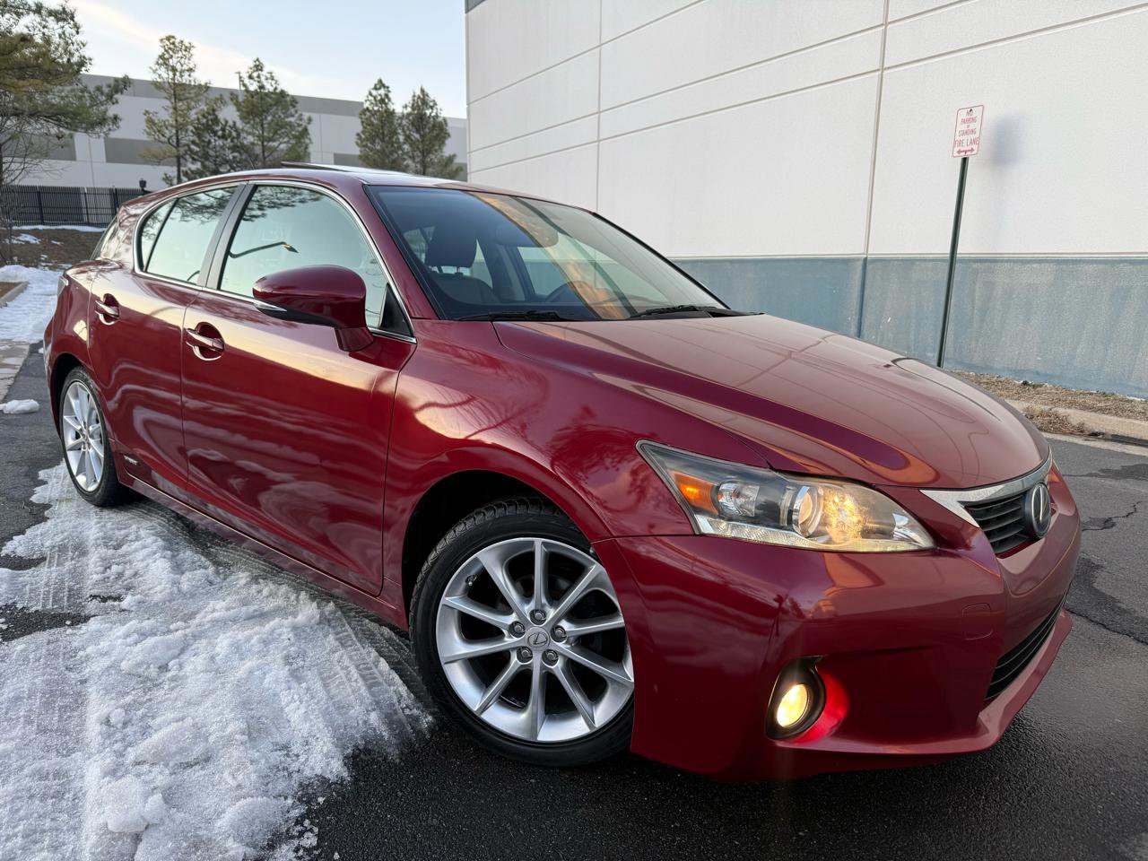 Used 2013 Lexus CT 200h w/ Premium Pkg w/Navigation image 1