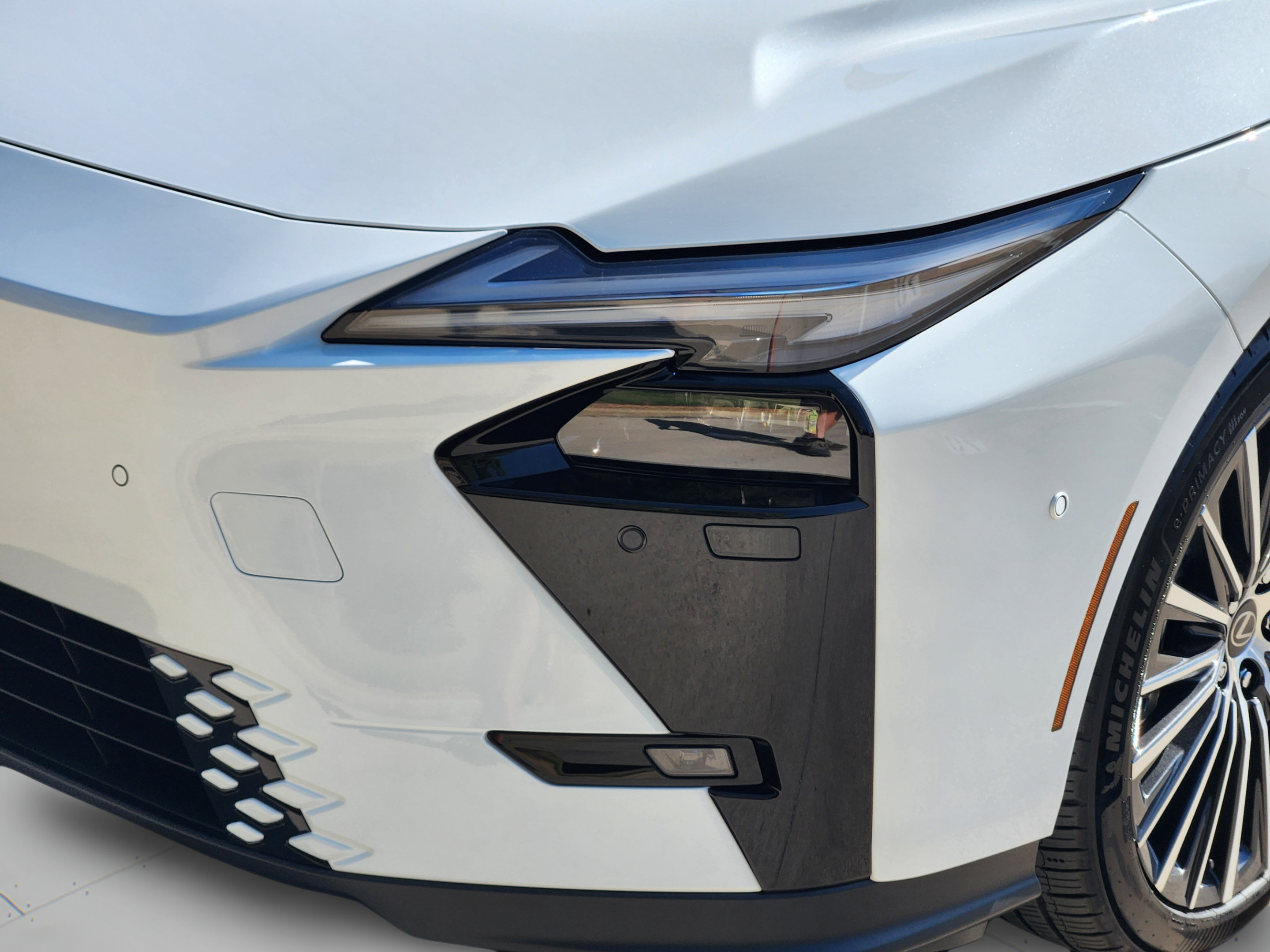 New 2026 Lexus ES 350e FWD image 6