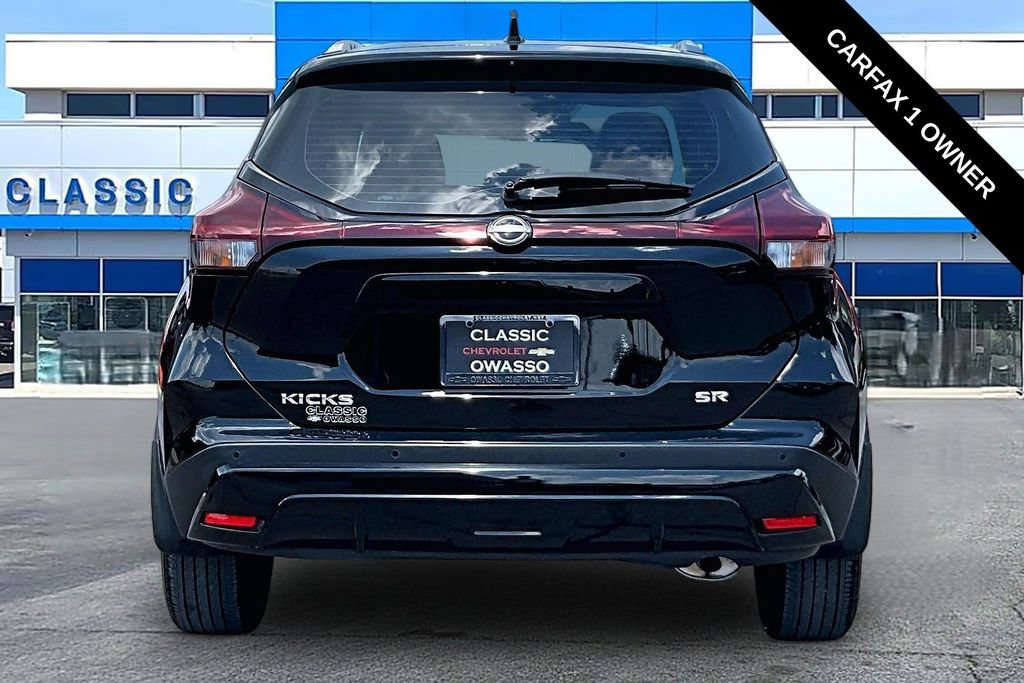 Used 2023 Nissan Kicks SR w/ SR Premium Package FWD image 4