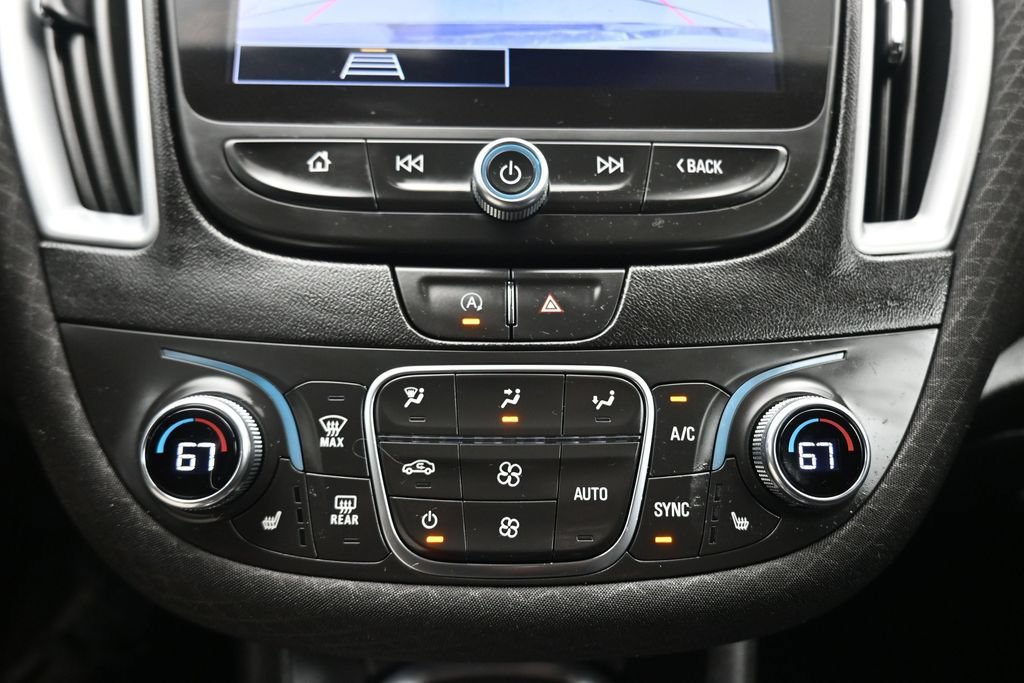 Used 2023 Chevrolet Malibu LT FWD image 18