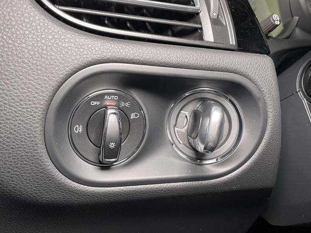 New 2026 Porsche Macan image 40