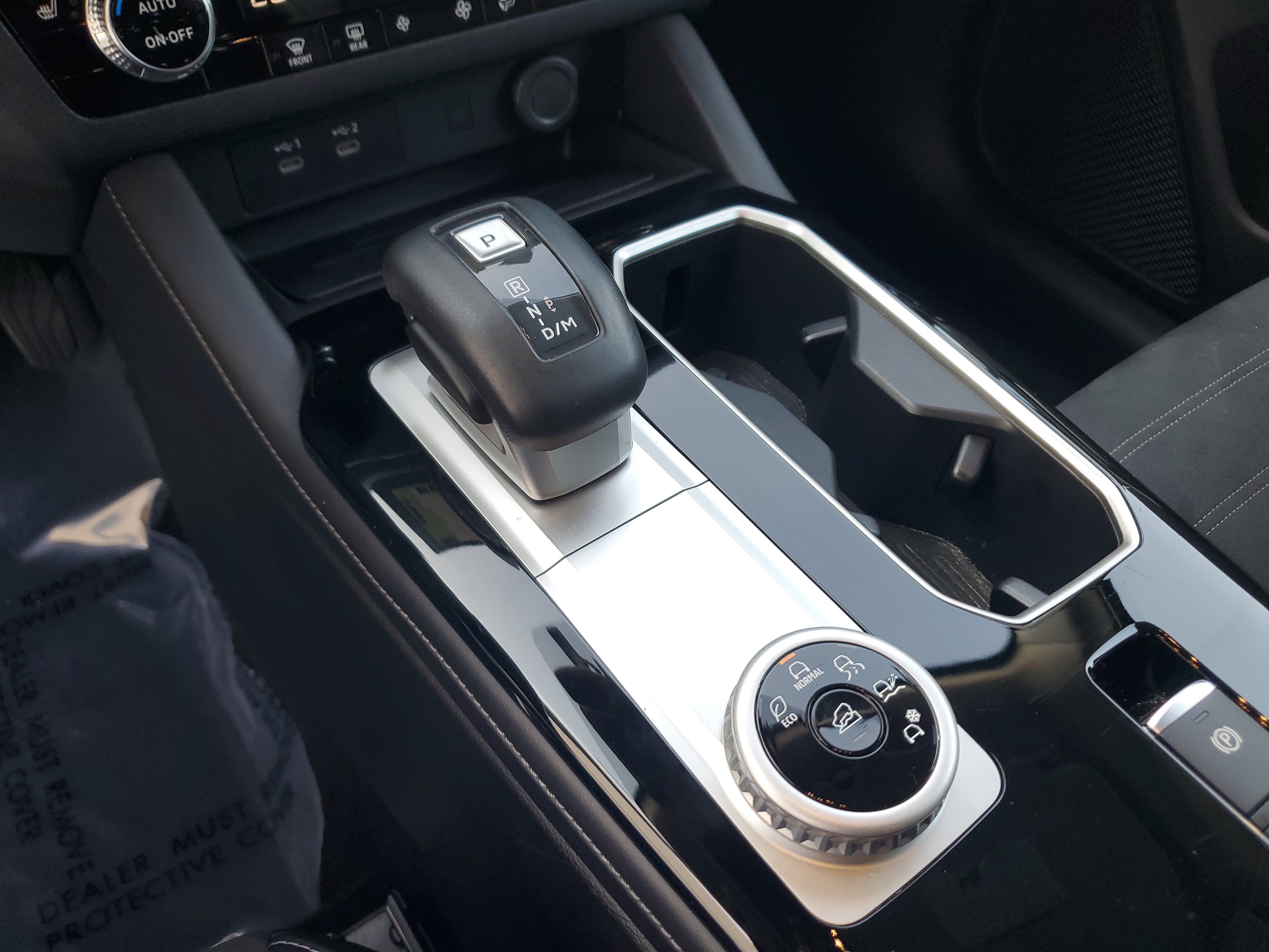 Used 2025 Mitsubishi Outlander SE image 27