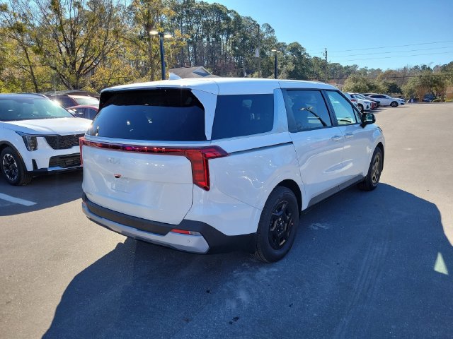 New 2026 Kia Carnival FWD image 2