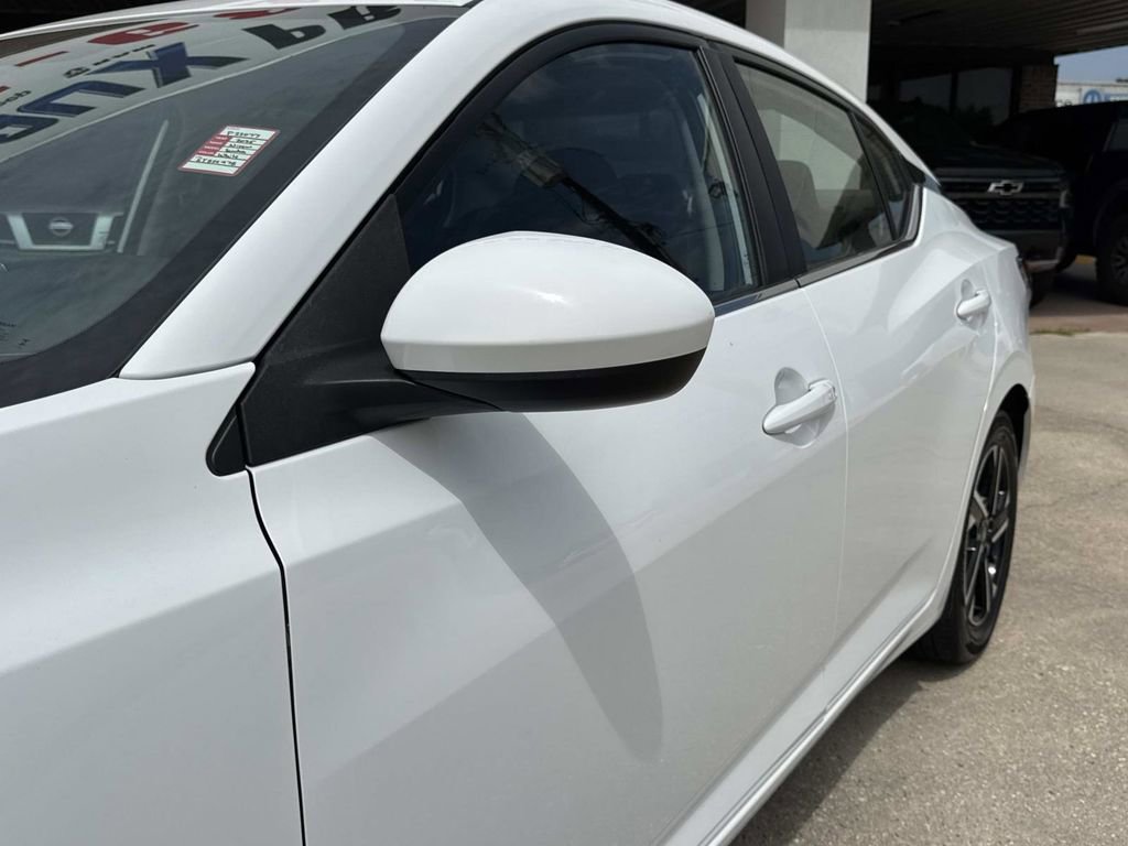 Used 2025 Nissan Sentra SV FWD image 7