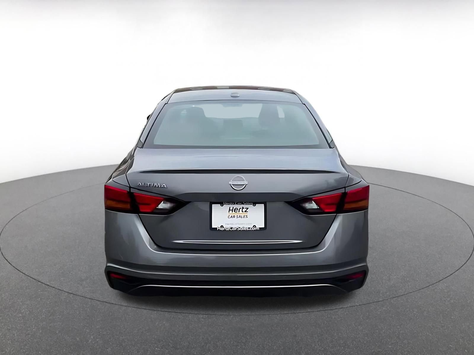 Used 2025 Nissan Altima 2.5 SV FWD image 12