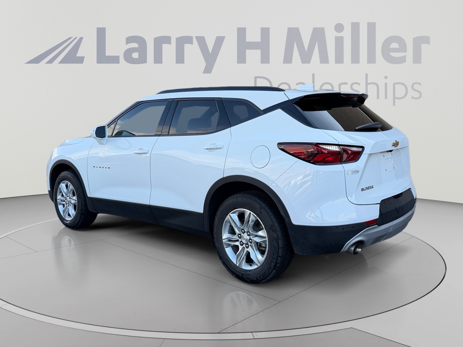 Used 2020 Chevrolet Blazer LT FWD image 3