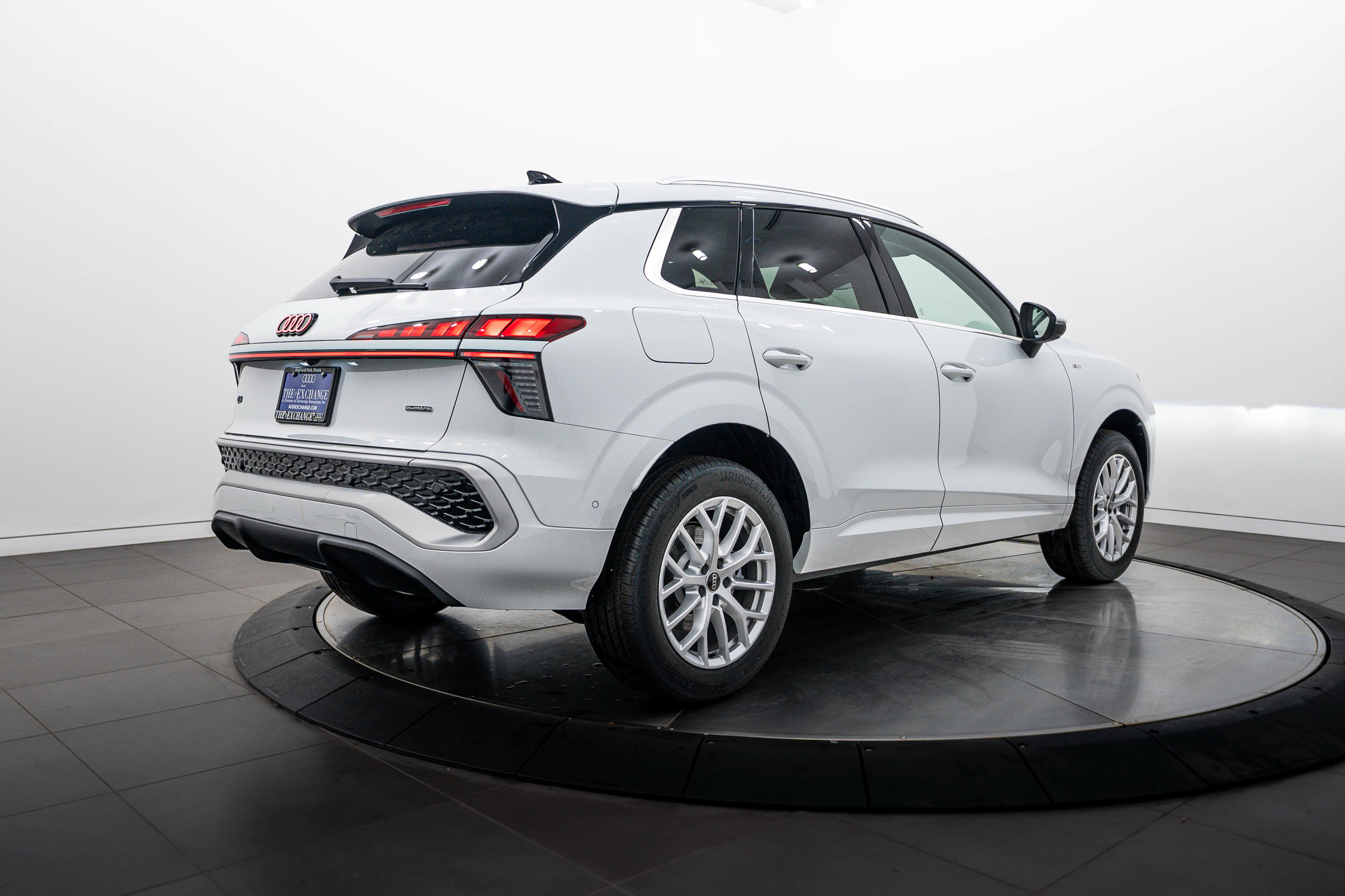 New 2026 Audi Q3 quattro 2.0T AWD/4WD image 4