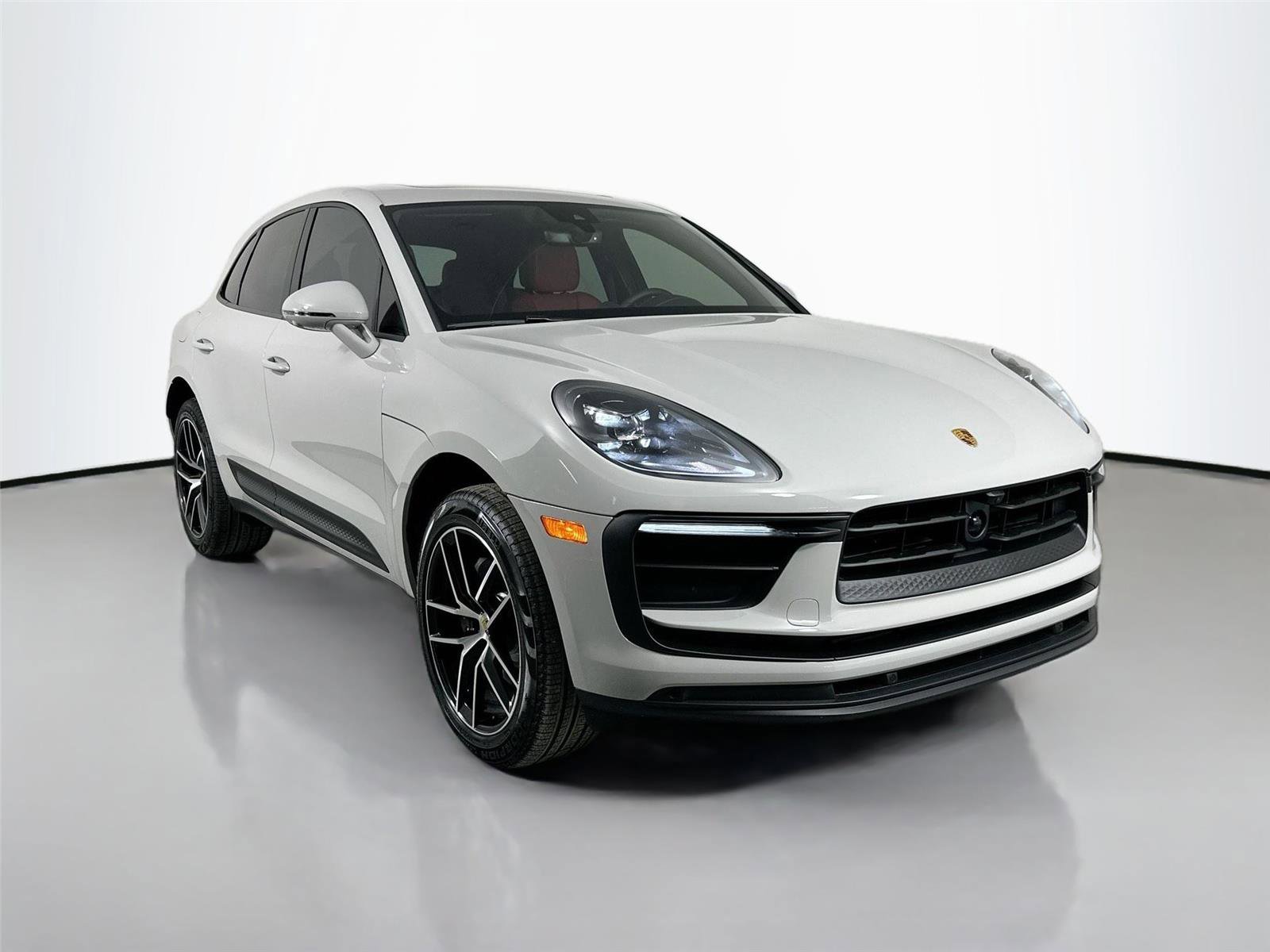Certified 2026 Porsche Macan Turbo AWD/4WD image 9