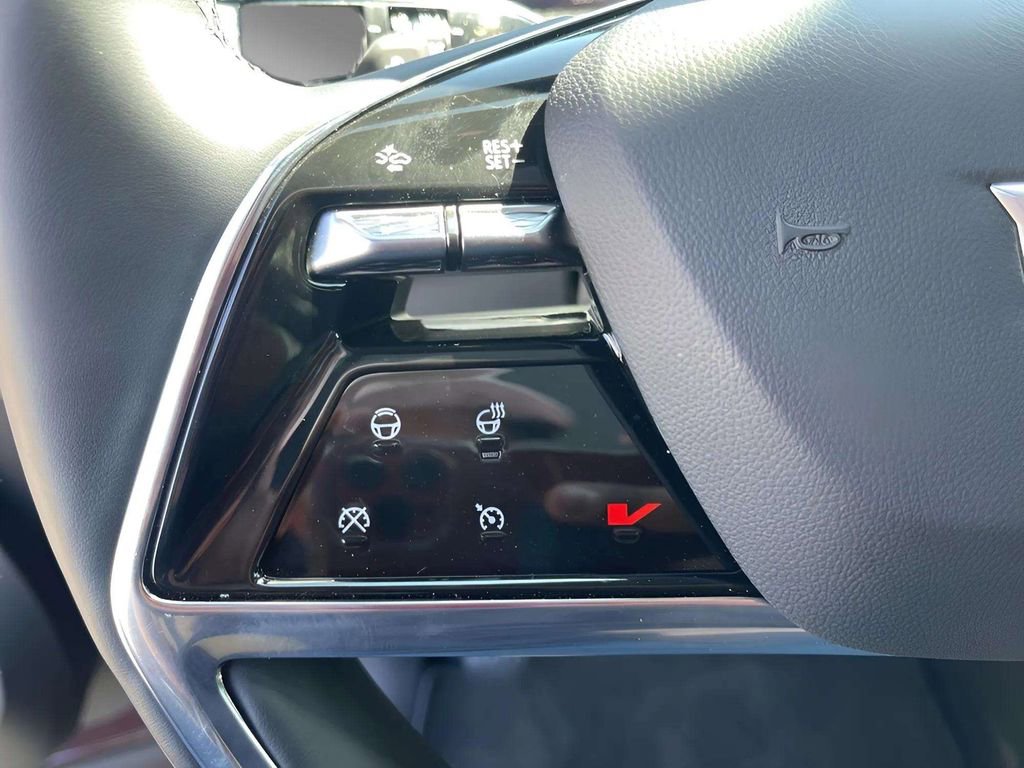 New 2025 Cadillac Escalade IQ Sport 1 w/ LPO, ONYX Package image 32