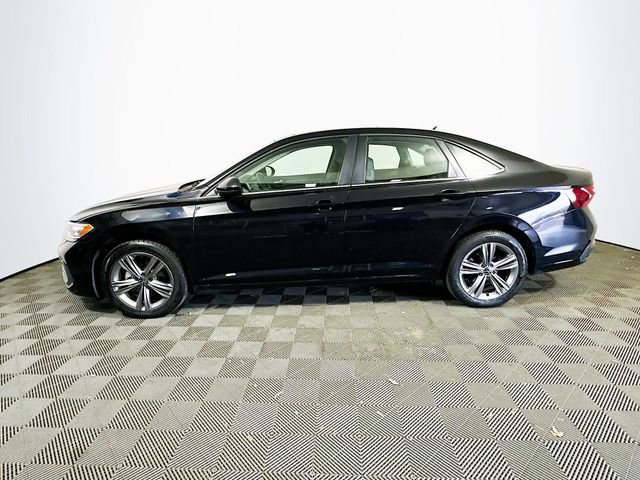 Used 2024 Volkswagen Jetta SE image 5