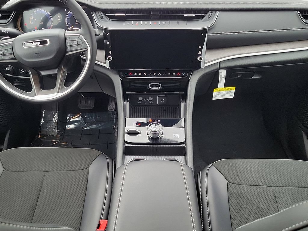 New 2026 Jeep Grand Cherokee Altitude AWD/4WD image 10