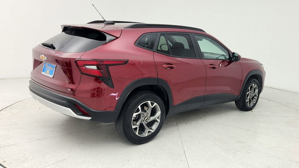 Certified 2025 Chevrolet Trax LT w/ LT Convenience Package image 8