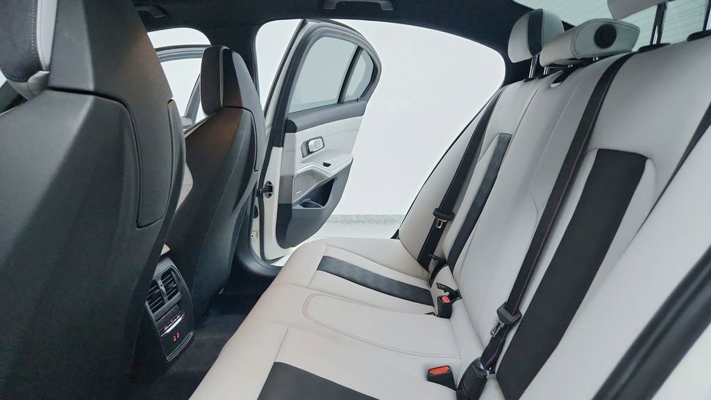 Used 2022 BMW M3 Competition w/ M Carbon Exterior Package image 32