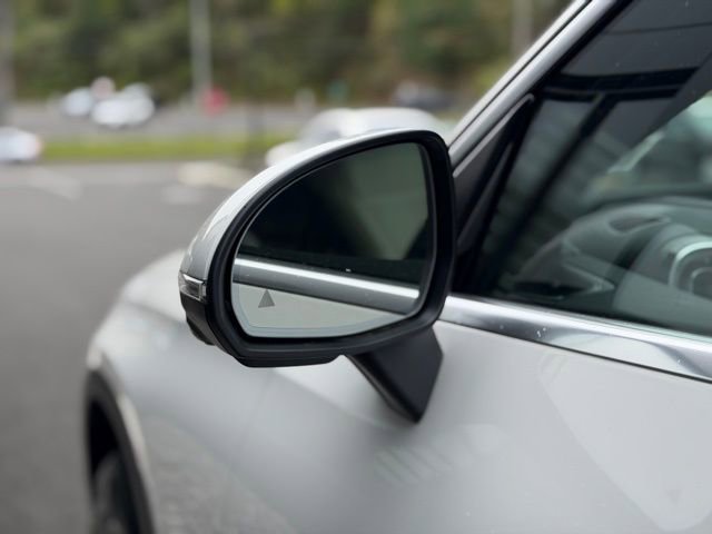 Used 2025 Mercedes-Benz GLC 300 4MATIC image 15