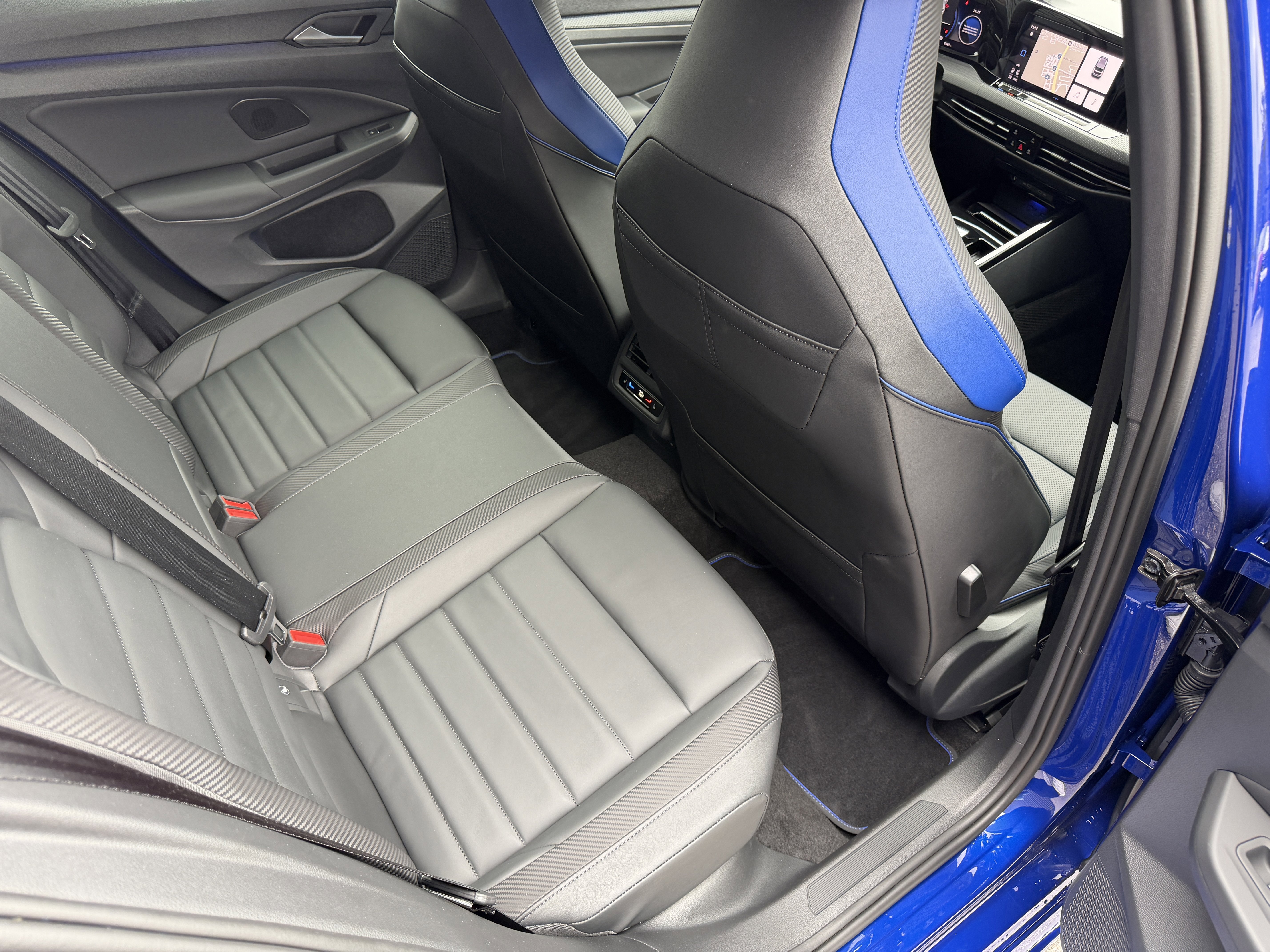 Used 2024 Volkswagen Golf R image 29