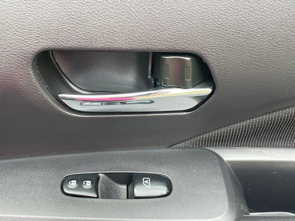 Used 2024 Nissan Kicks SV image 14