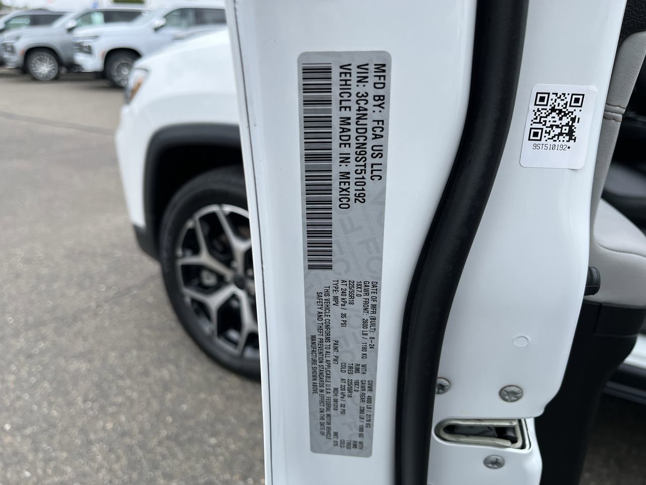 Used 2025 Jeep Compass Limited AWD/4WD image 31