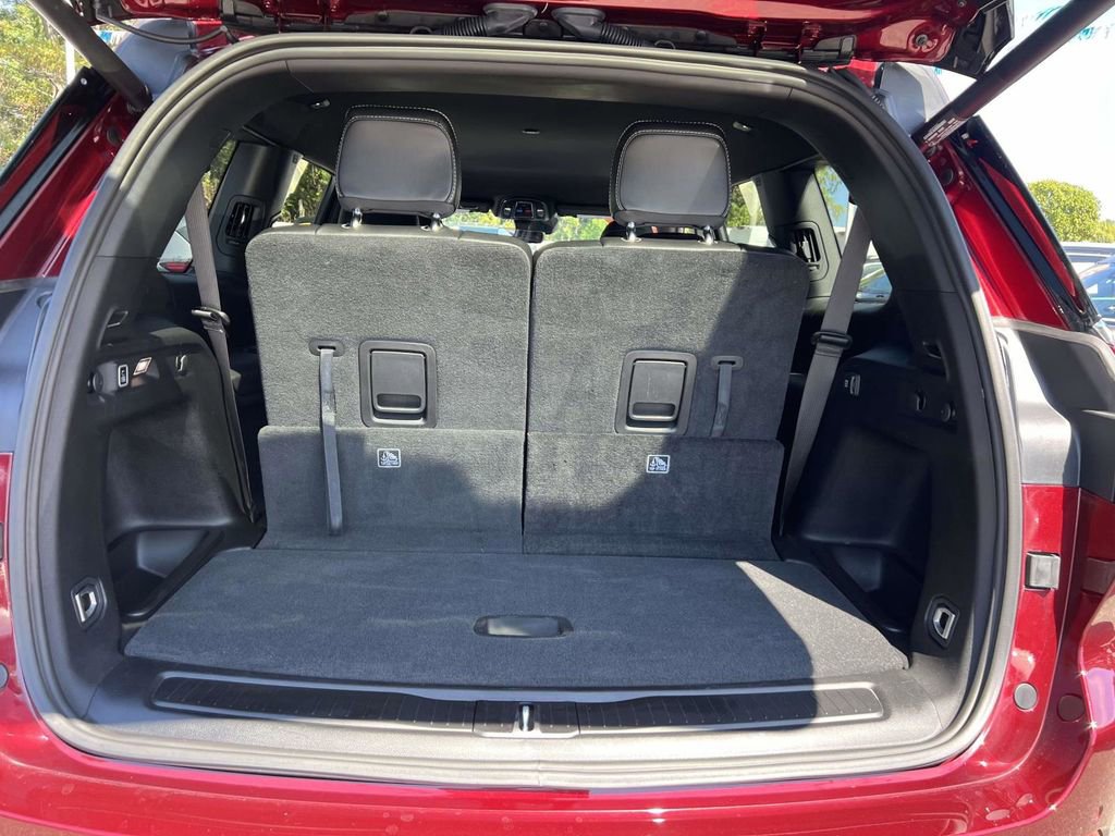 Used 2025 Jeep Grand Cherokee L Limited image 10