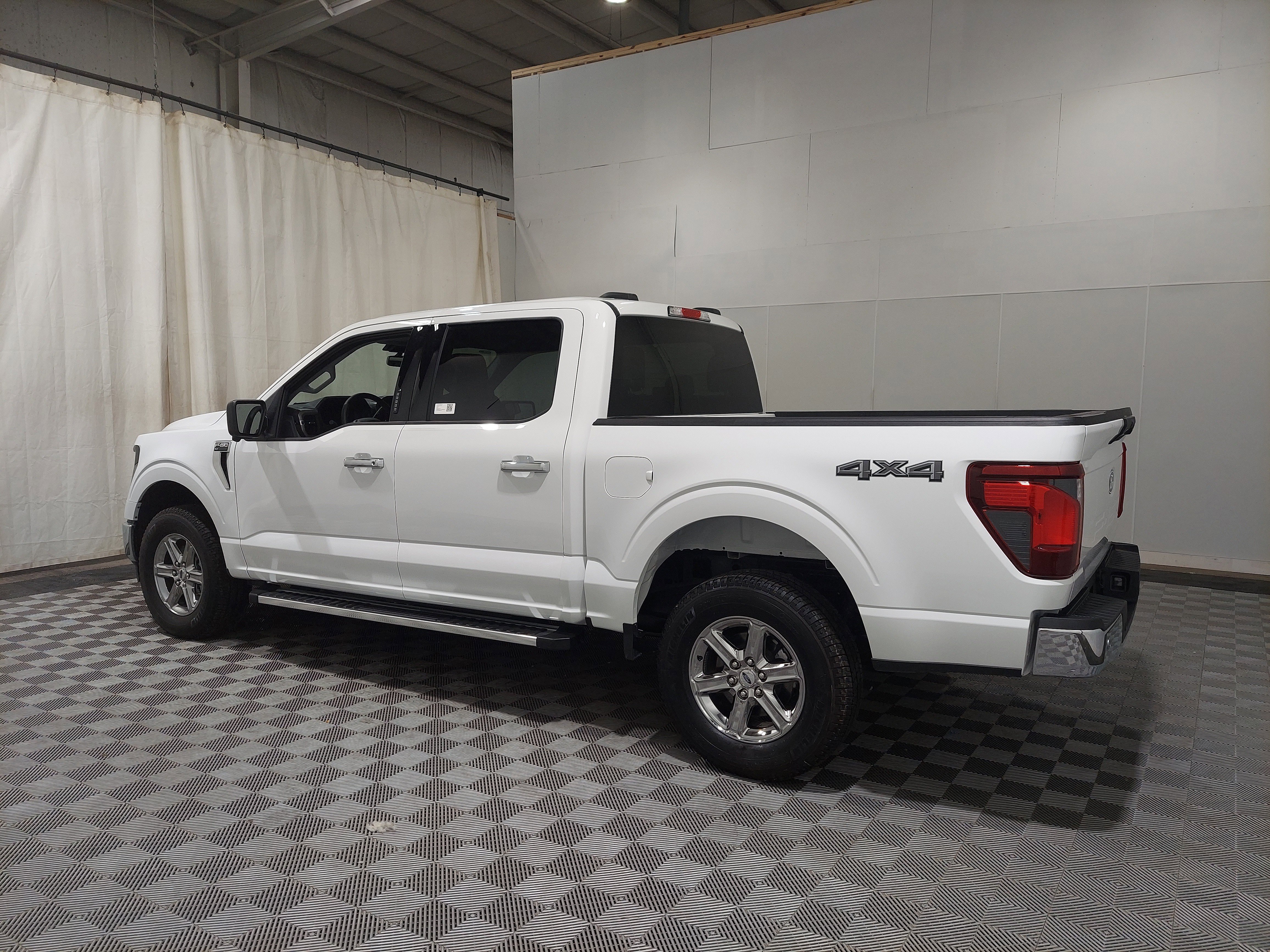 Used 2024 Ford F150 XLT w/ FX4 Off-Road Package image 2