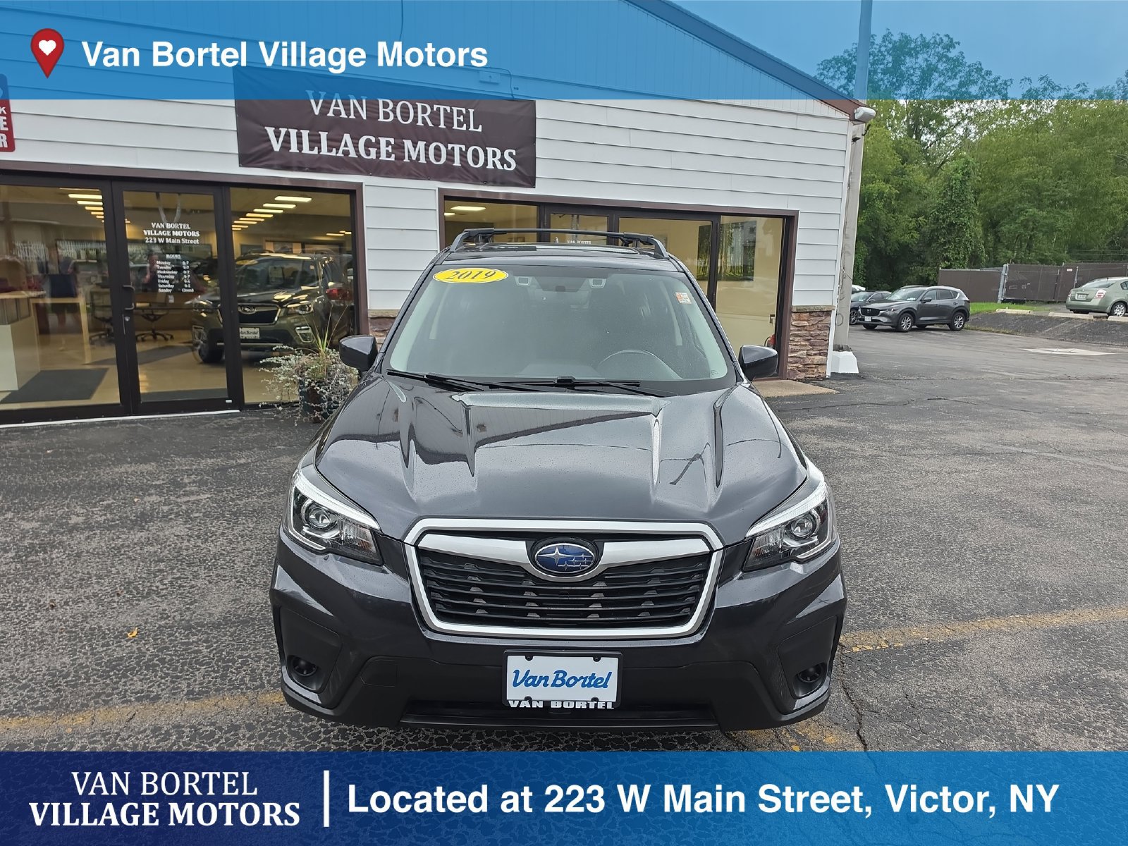 Used 2019 Subaru Forester Premium AWD/4WD image 2
